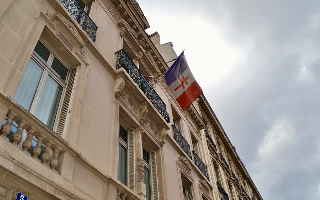 Du drapeau à Croix de Lorraine