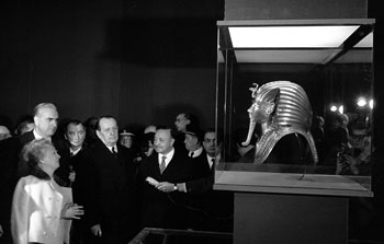 André Malraux inaugure l’exposition « Toutankhamon » au Petit Palais, 16 février 1967