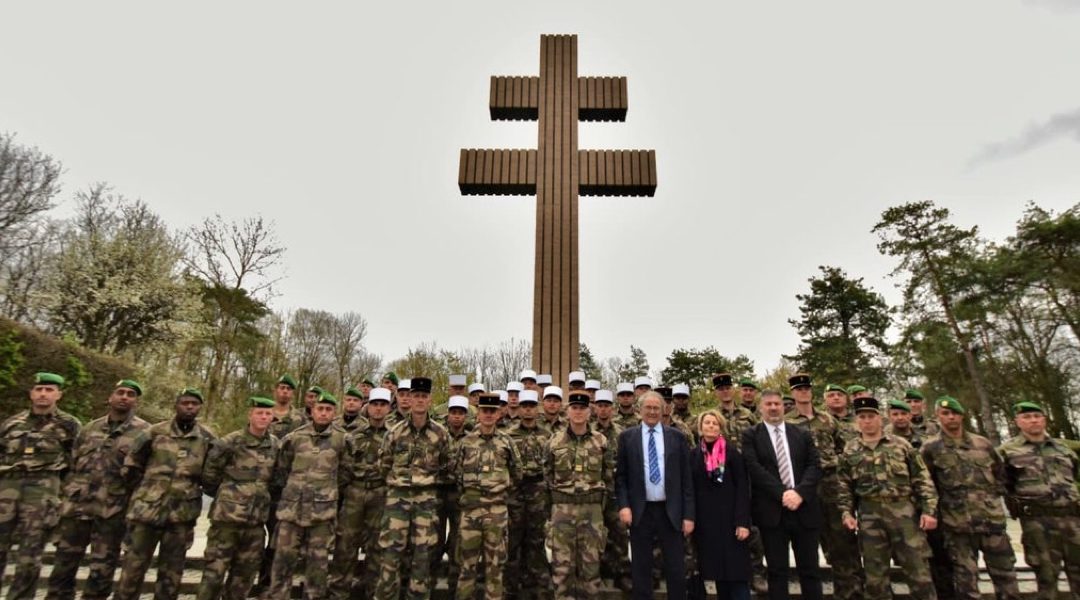 Visite d’une délégation de la 13e DBLE à Colombey-les-Deux-Églises