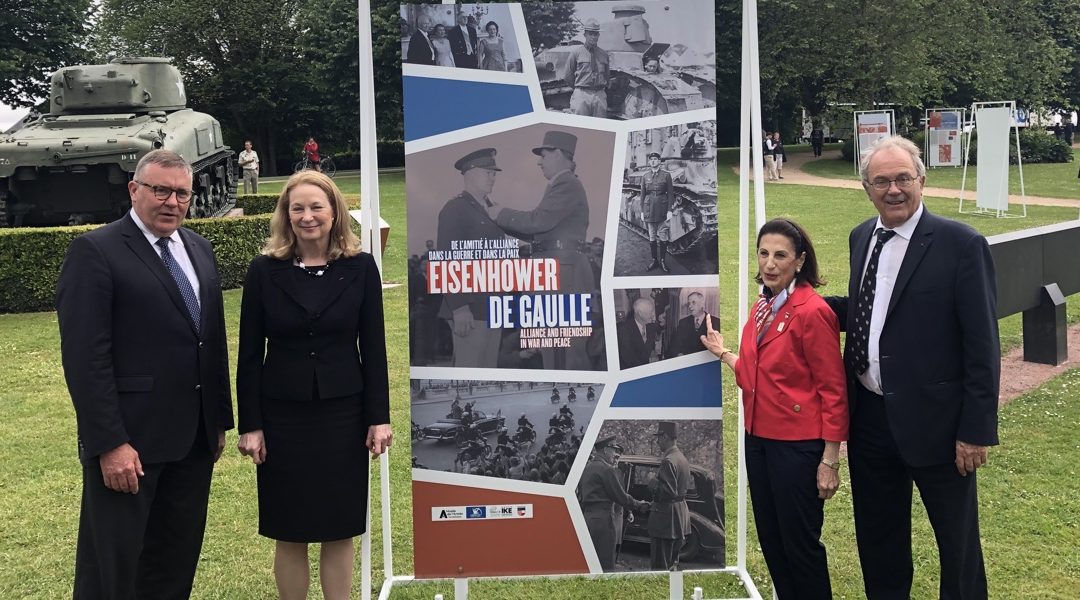 Hommage aux généraux Eisenhower et de Gaulle à Bayeux