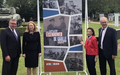 Hommage aux généraux Eisenhower et de Gaulle à Bayeux