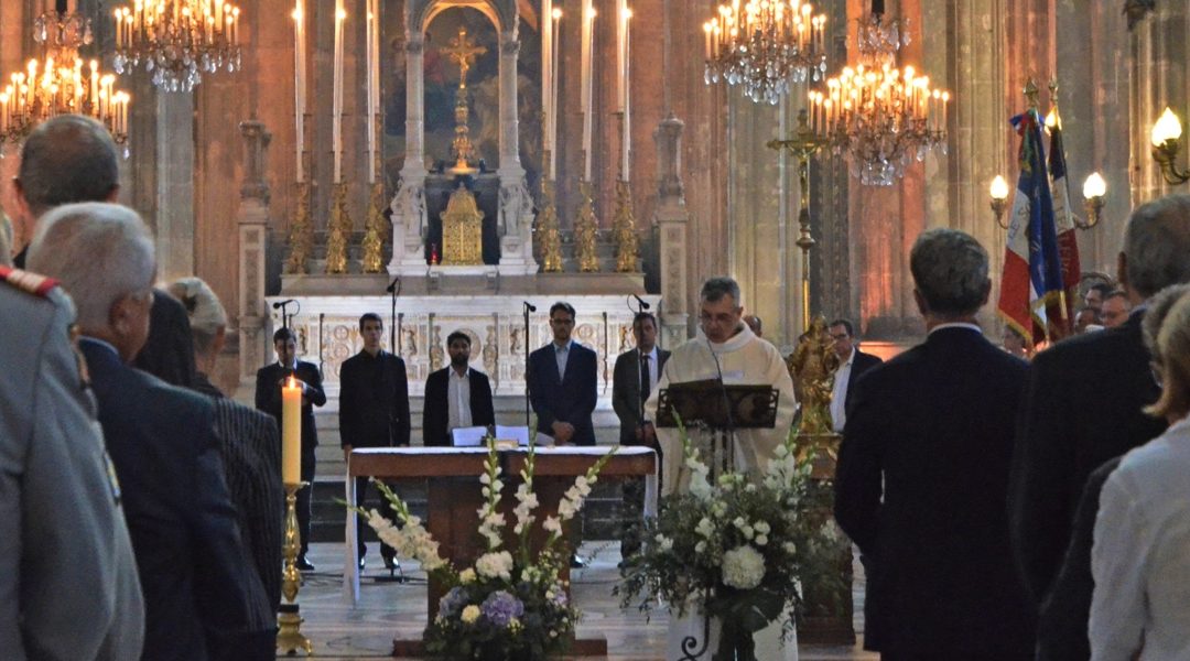 Messe Pour Le 75e Anniversaire De La Liberation De Paris Celebree En L Eglise Saint Eustache Fondation Charles De Gaulle
