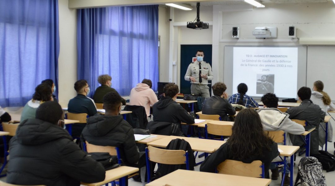 Atelier Défense au lycée de Noisiel en Seine-et-Marne